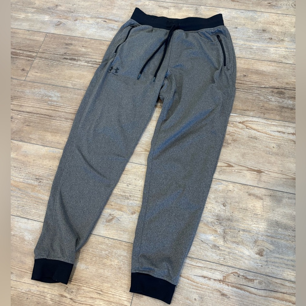 Under Armour Dark Gray Joggers Boys size YSM